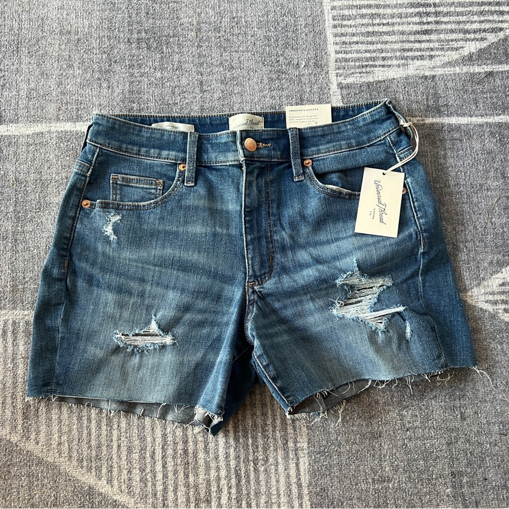 NWT Universal Thread high-rise midi shorts